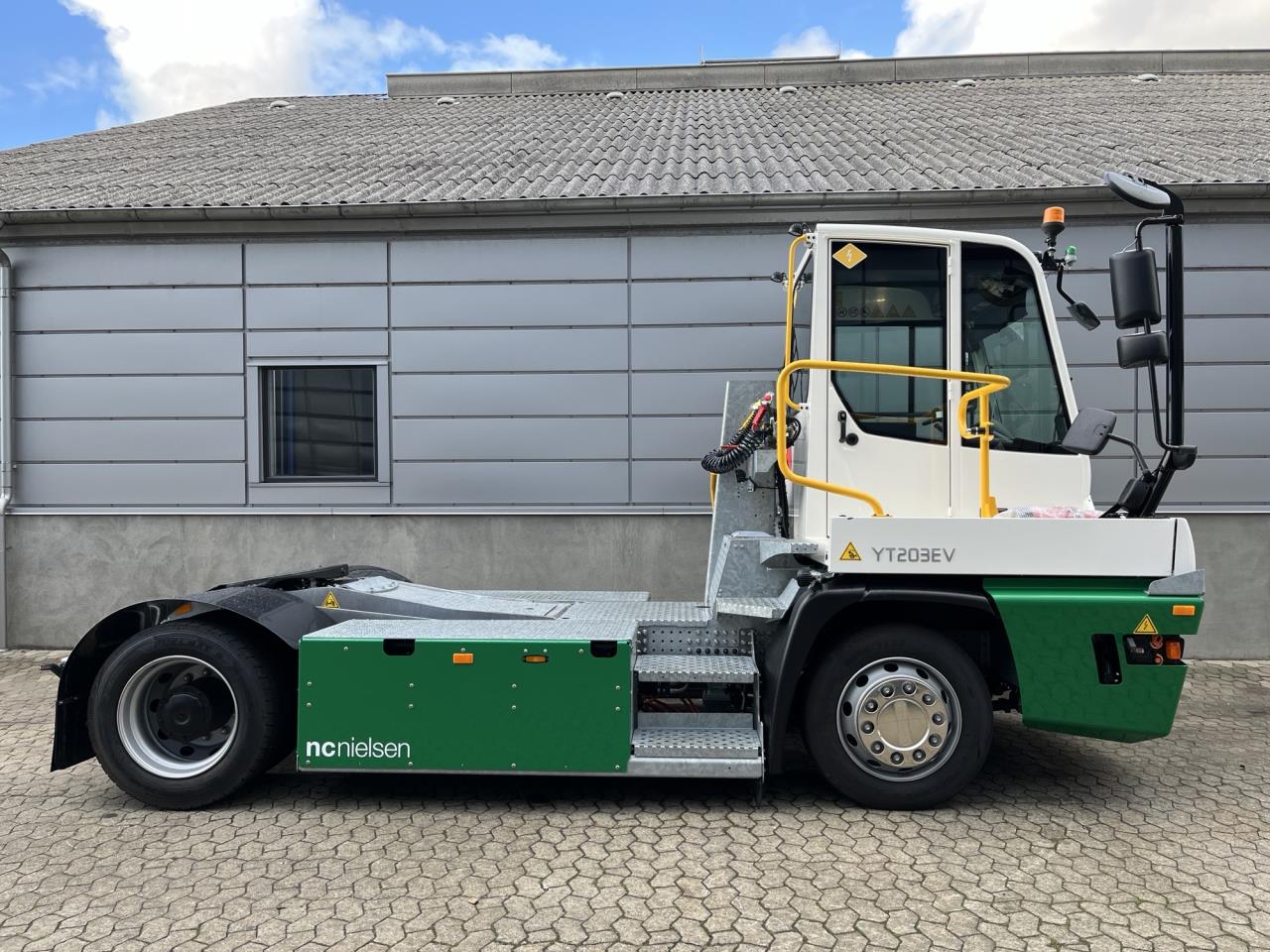 Terberg YT203-EV 4x2  4