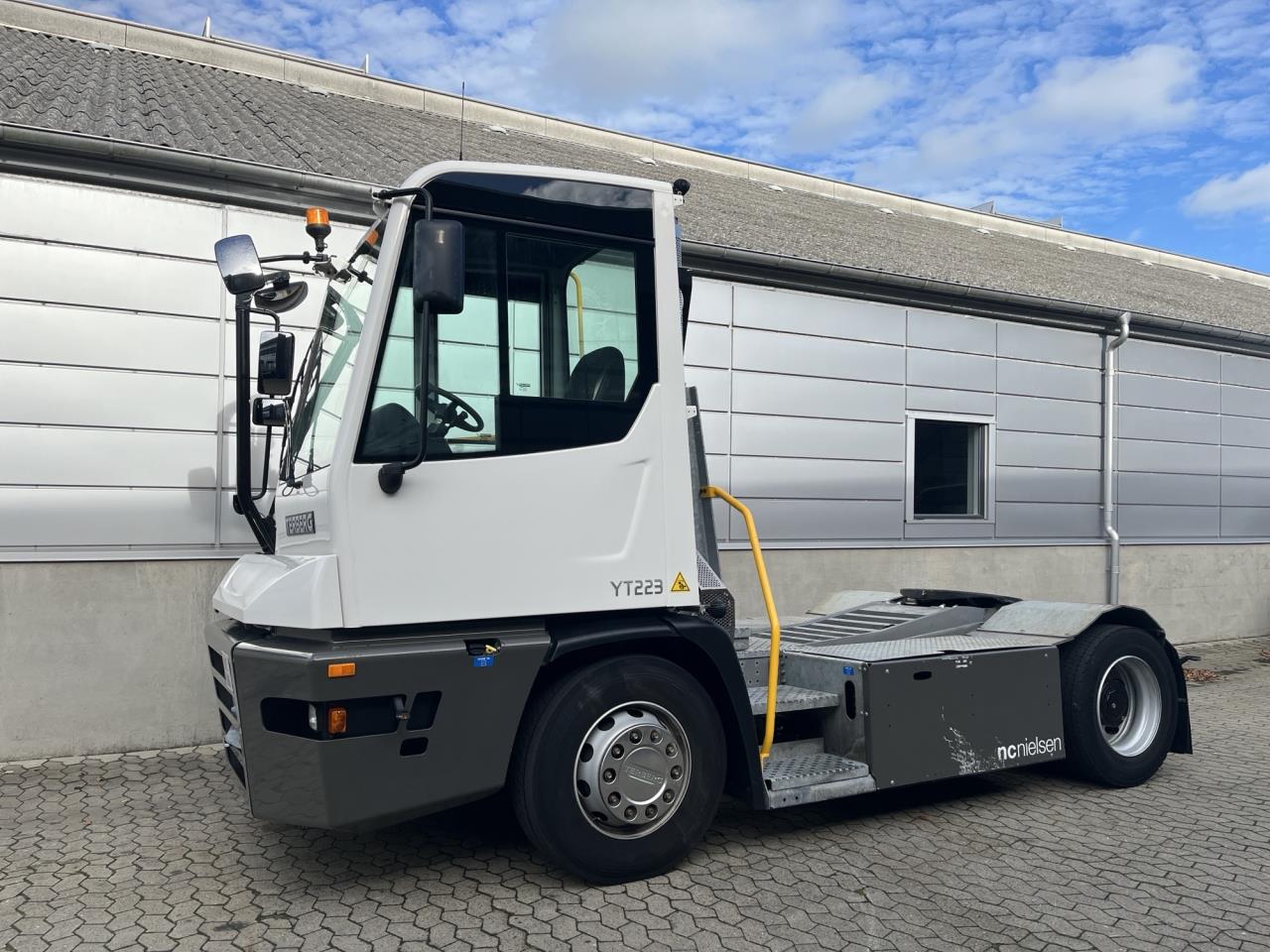 Terberg YT223 4x2 2